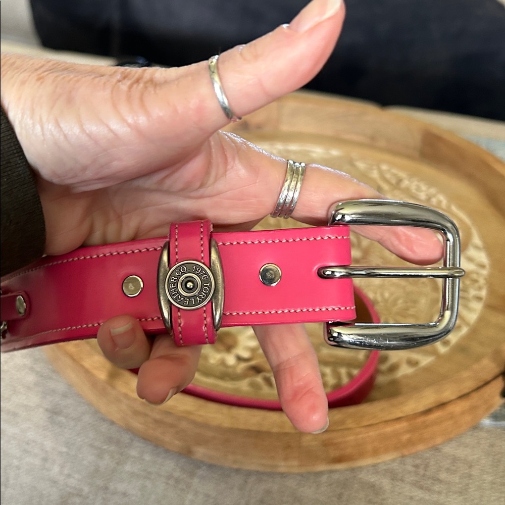TORY LEATHER CO MADE IN USA LEATHER PINK BELT WITH METAL BITS AND BUCKLE SZ 28 - Picture 3 of 10